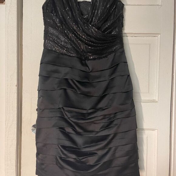 Express sequins detail black dress - Picture 8 of 10